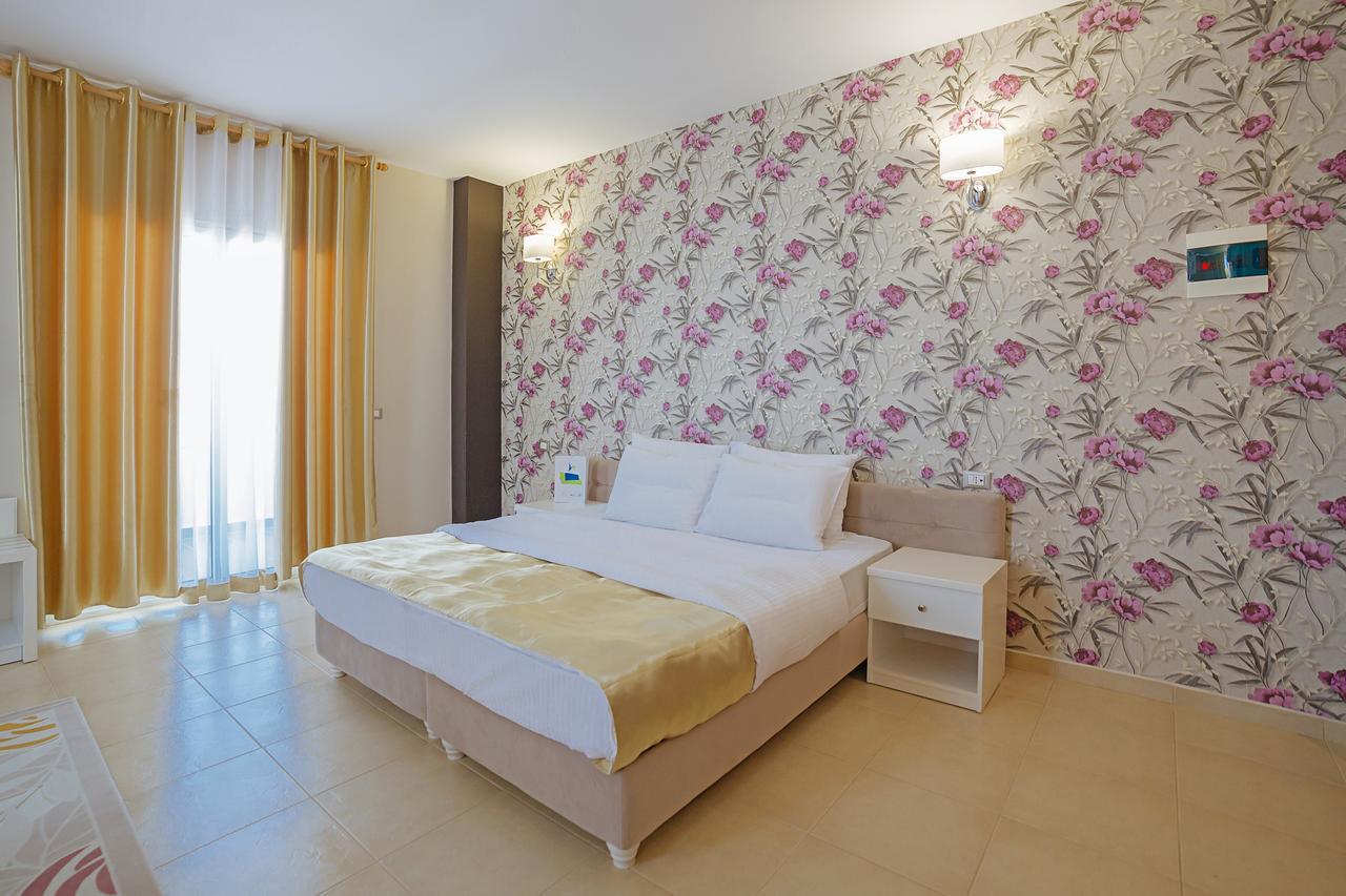 Sun Hotel Durrës Exterior foto