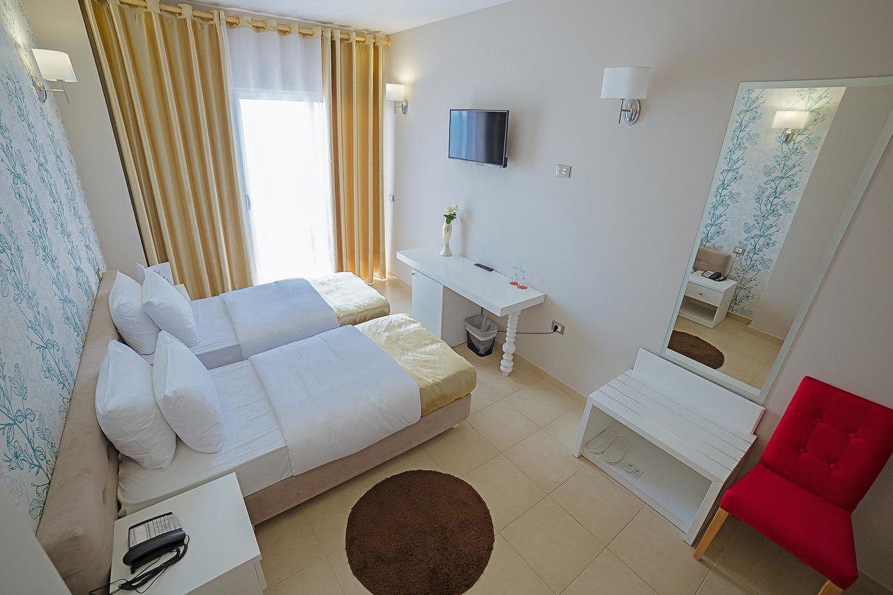 Sun Hotel Durrës Exterior foto