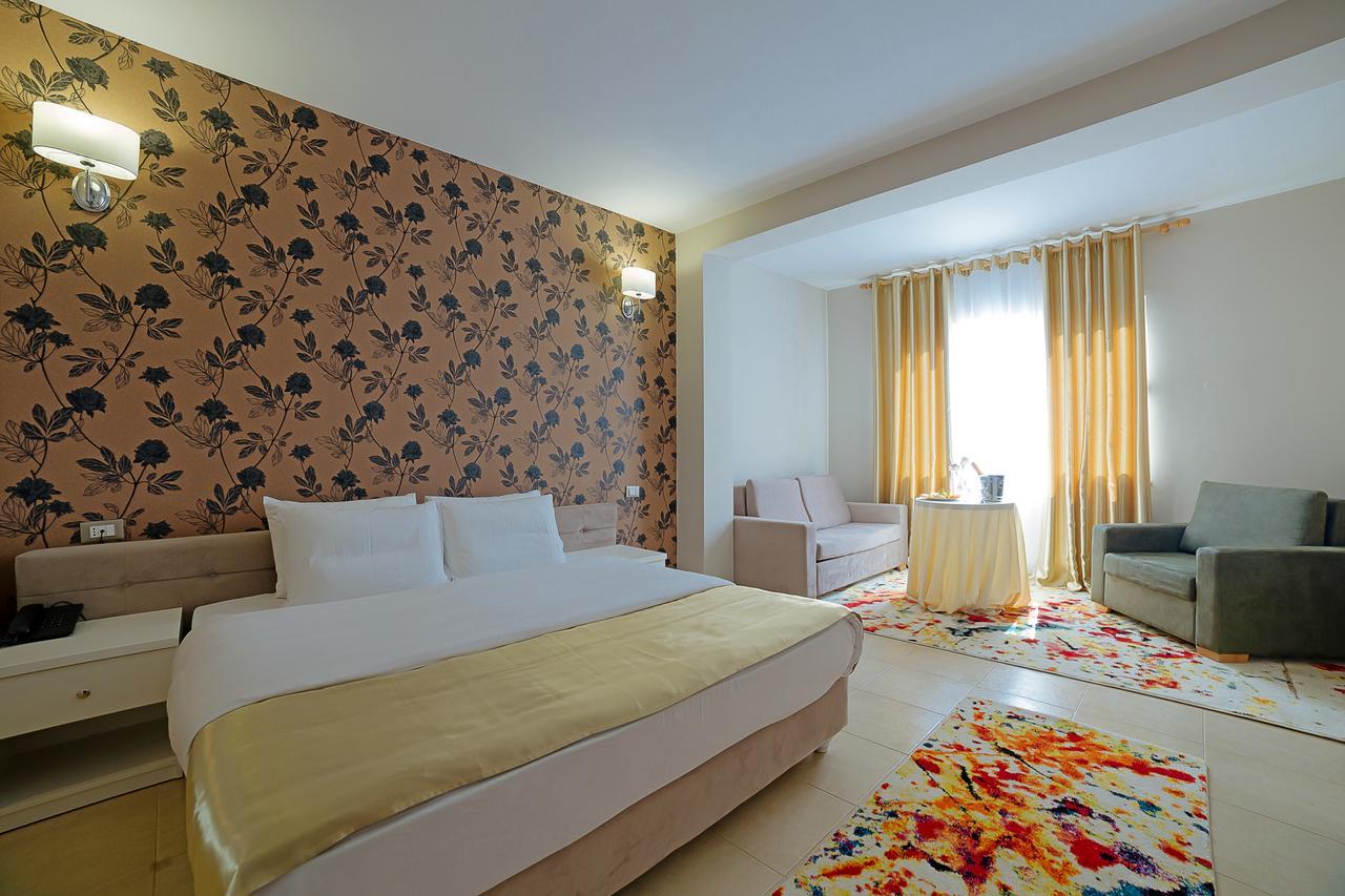 Sun Hotel Durrës Exterior foto
